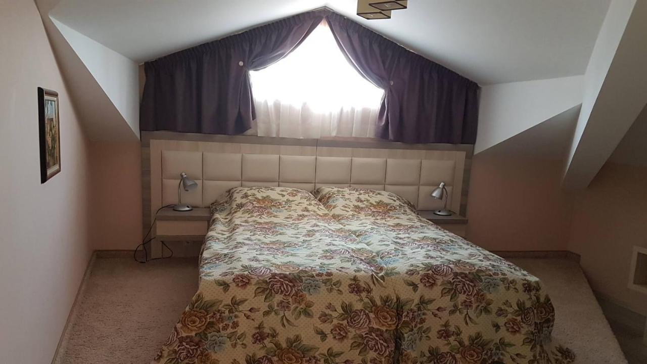 Къщата С Чешмата Apartment Veliko Turnovo Bagian luar foto