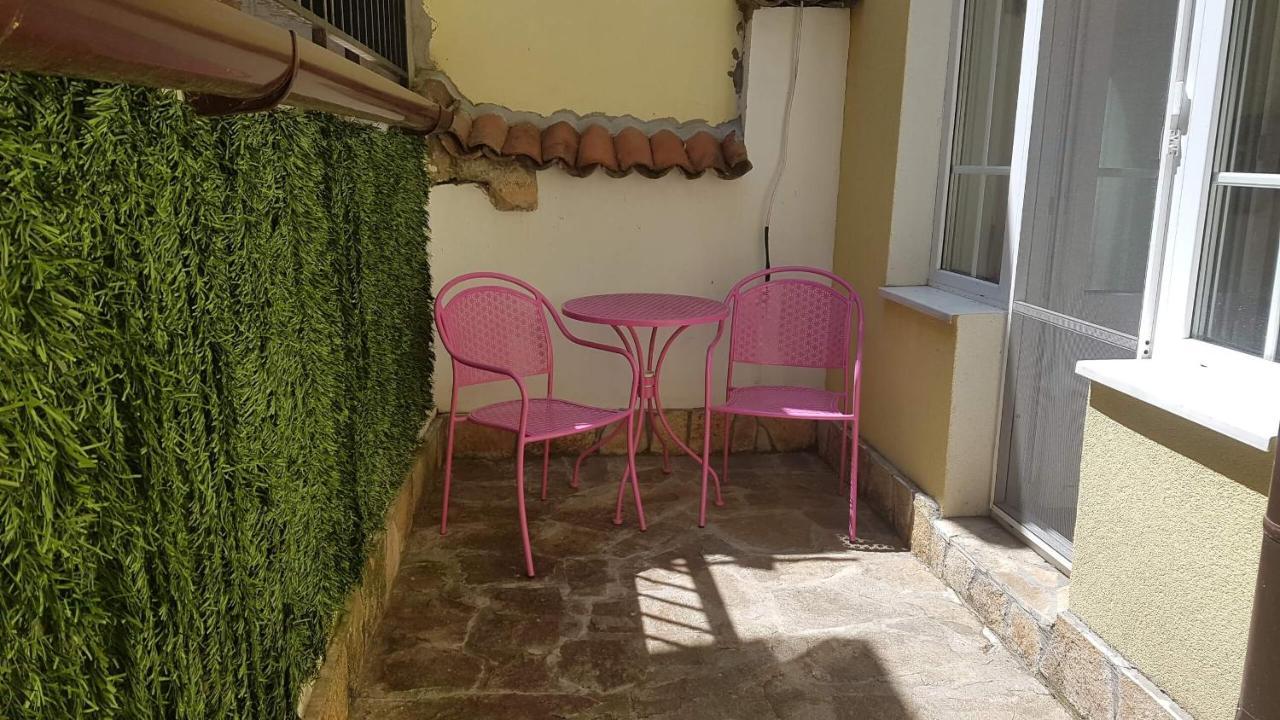 Къщата С Чешмата Apartment Veliko Turnovo Bagian luar foto